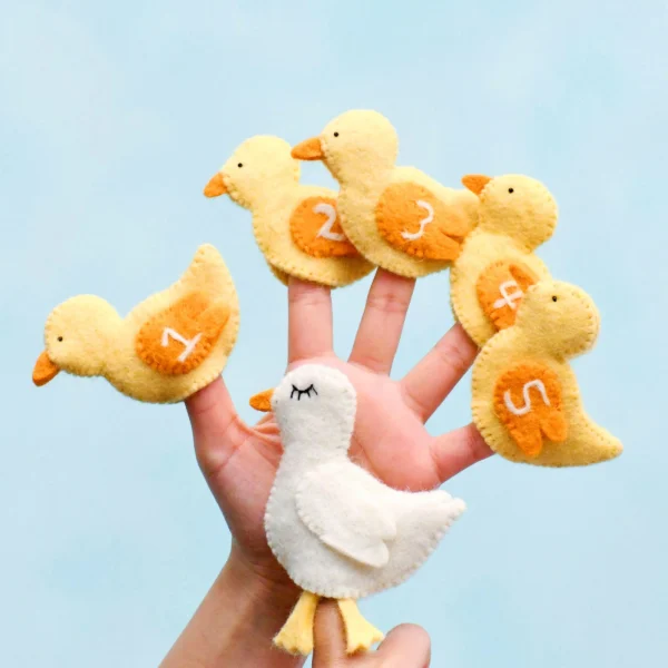 FIVE LITTLE DUCKS - FINGER PUPPET SET - Image 3